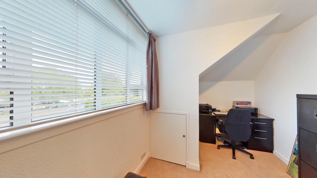 Bed 5 / Office