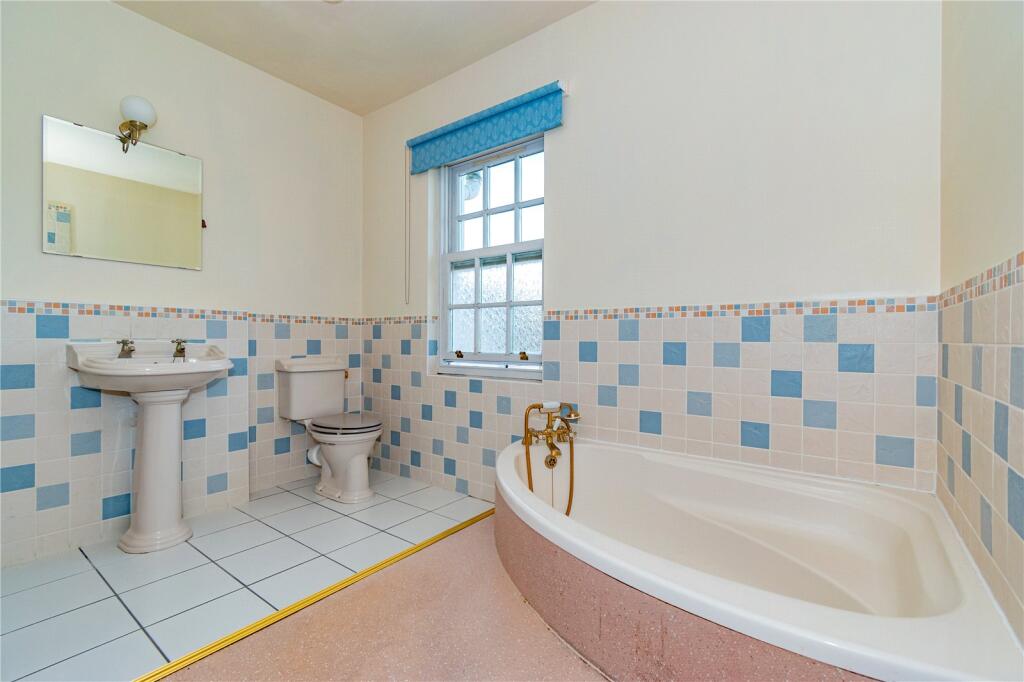 Bedroom 1 Ensuite