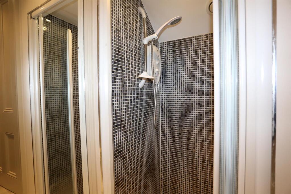 2, 99 Buckingham Road (8).JPG