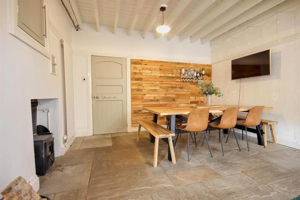 COMBINED DAY ROOM &amp; DINING KITCHEN