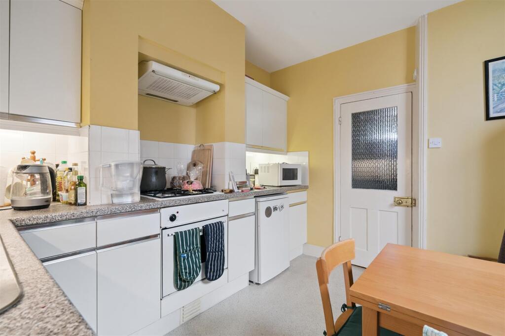 3 Brightwell Crescent SW17 kitchen 2.jpg