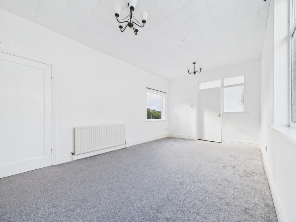 CAM02195G0-PR0090-STILL013