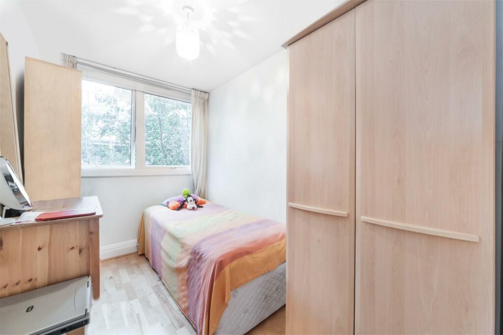 bedroom (4).jpg