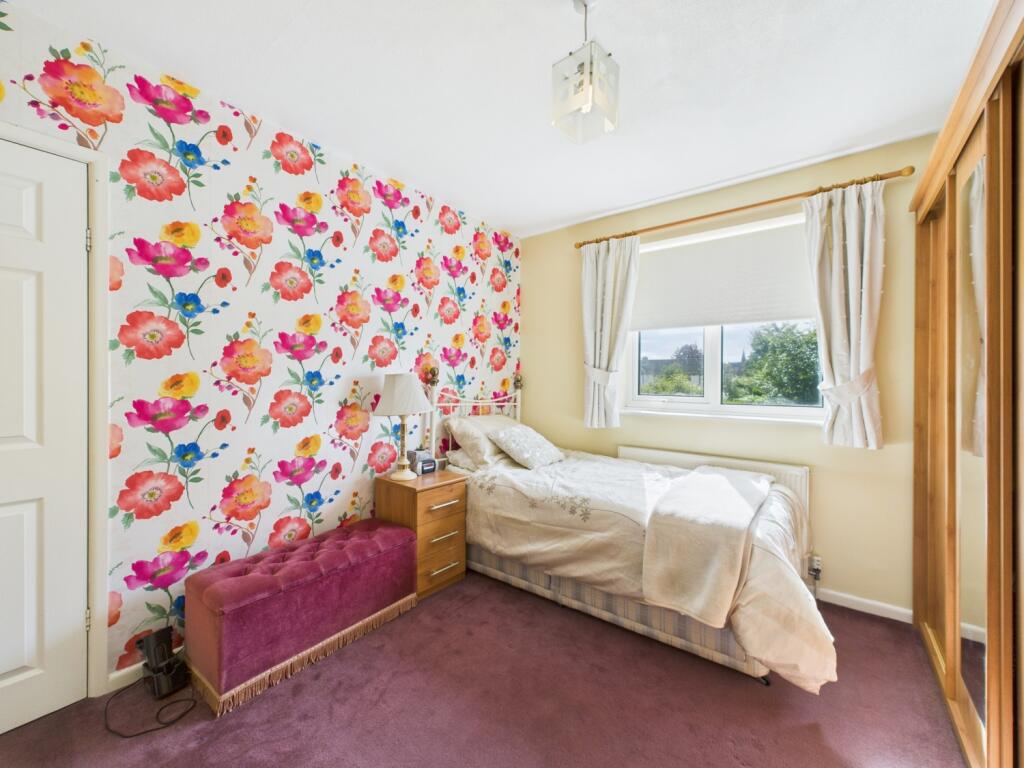 CAM02386G0-PR0145-STILL032