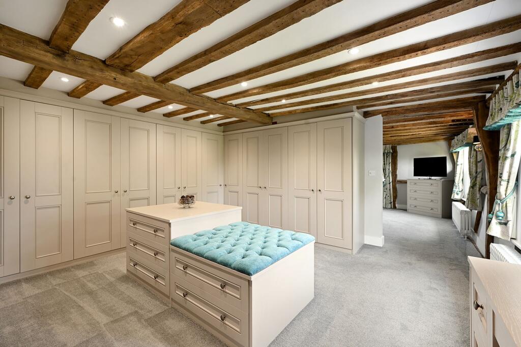 Dressing room/ Bedroom 5