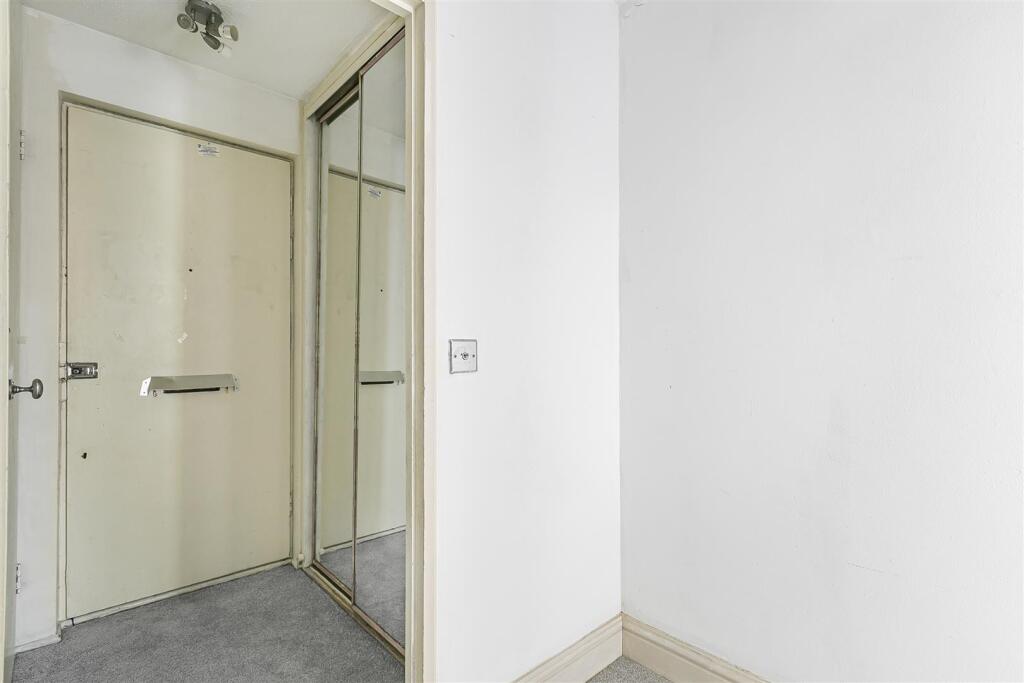 Kitchen Clifton Court Hallway.JPG