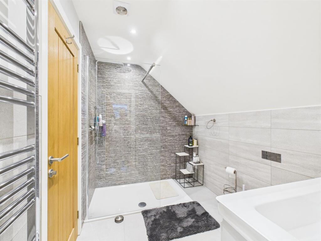 Jack &amp; Jill Shower Room