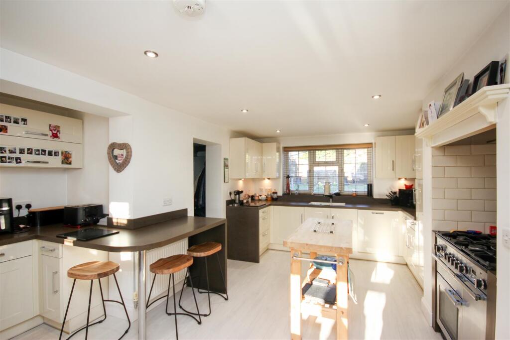 kitchen 1.JPG