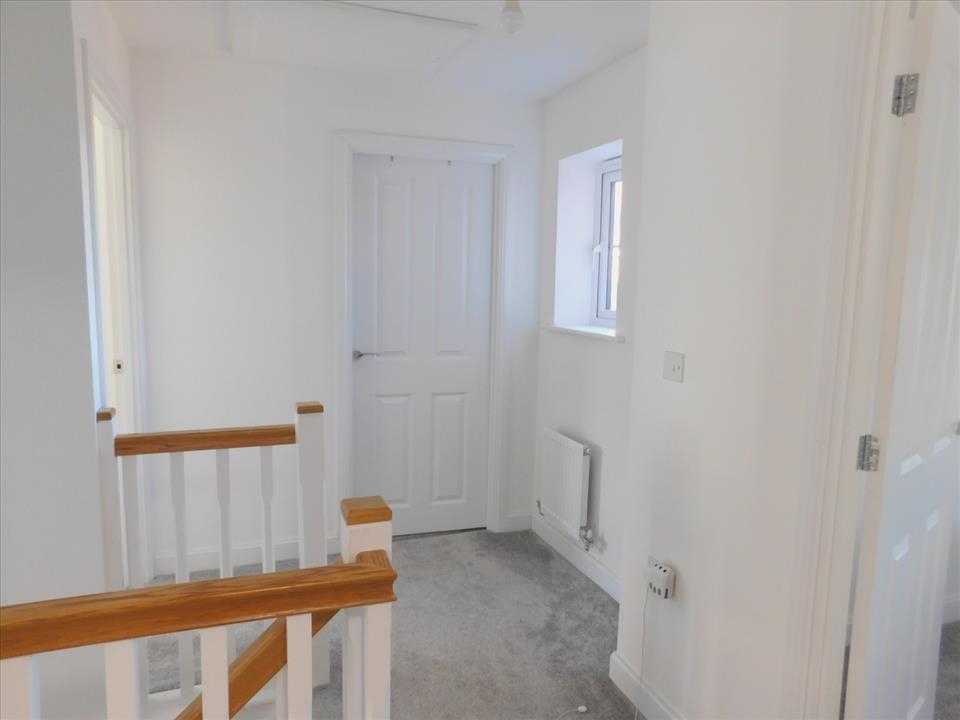 FIRST FLOOR LANDING