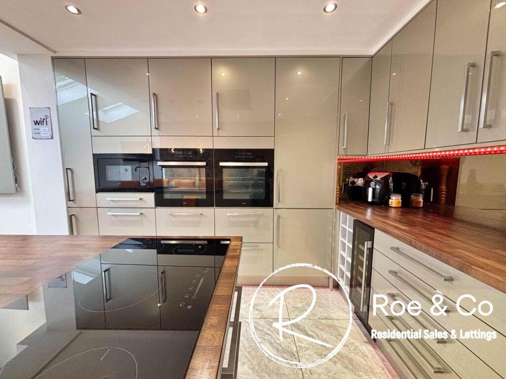 Kitchen/Family room