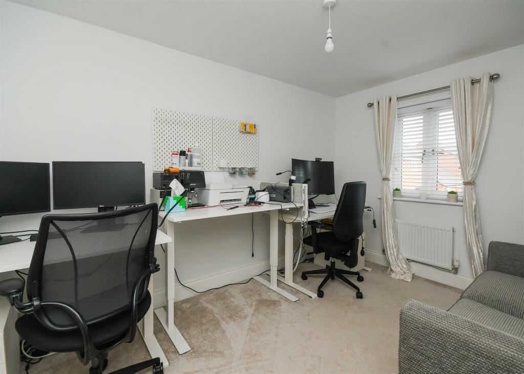 18 Millfield Road - Bedroom 2.jpg