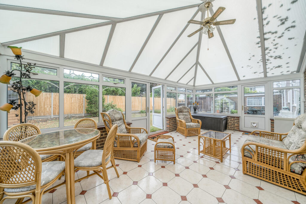 1347632-4-68b7031...