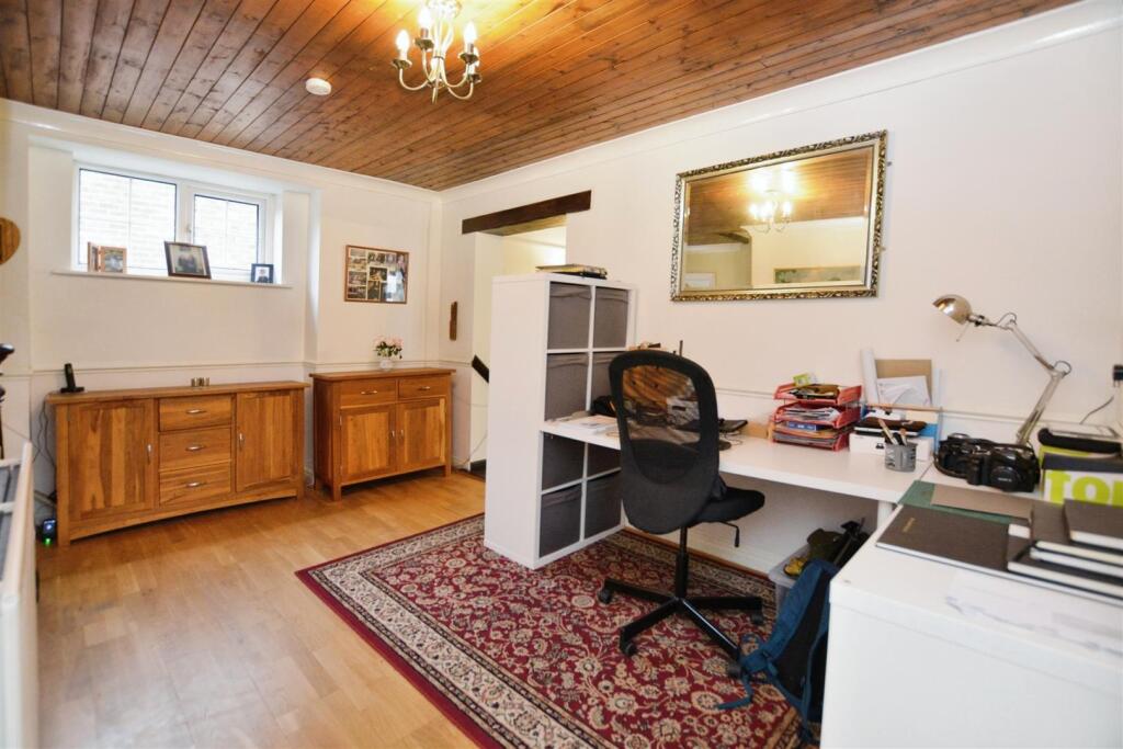 Hall/Office Space