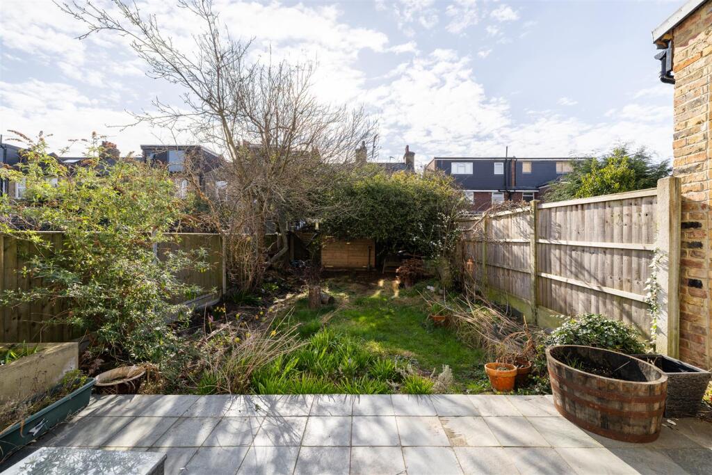 Belgrave Road, E10