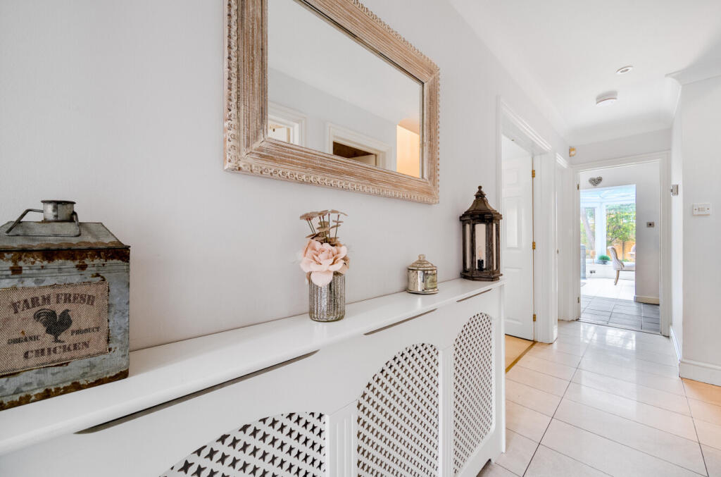 1386218-5-692d6df...