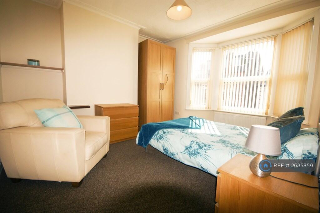 Extra Large Bedroom 3. 1st Floor