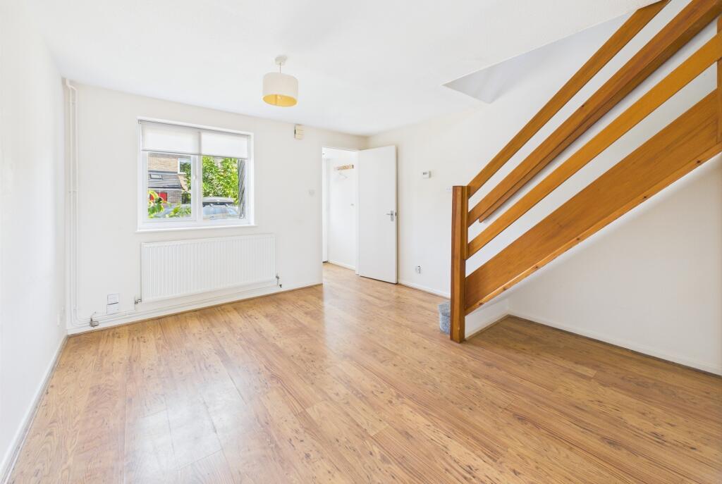 CAM02545G0-PR0421-STILL007