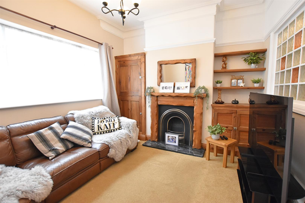 SITTING ROOM