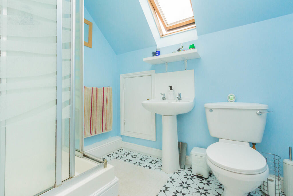 Ensuite Shower Ro...
