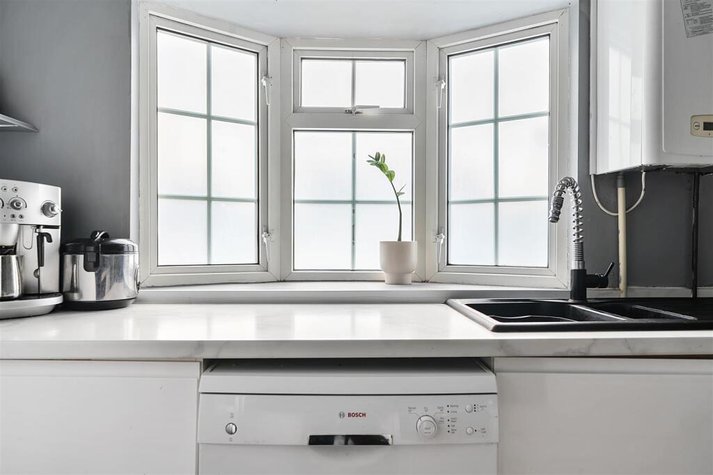 For Sale by Aspire Residential | Ashacre Lane