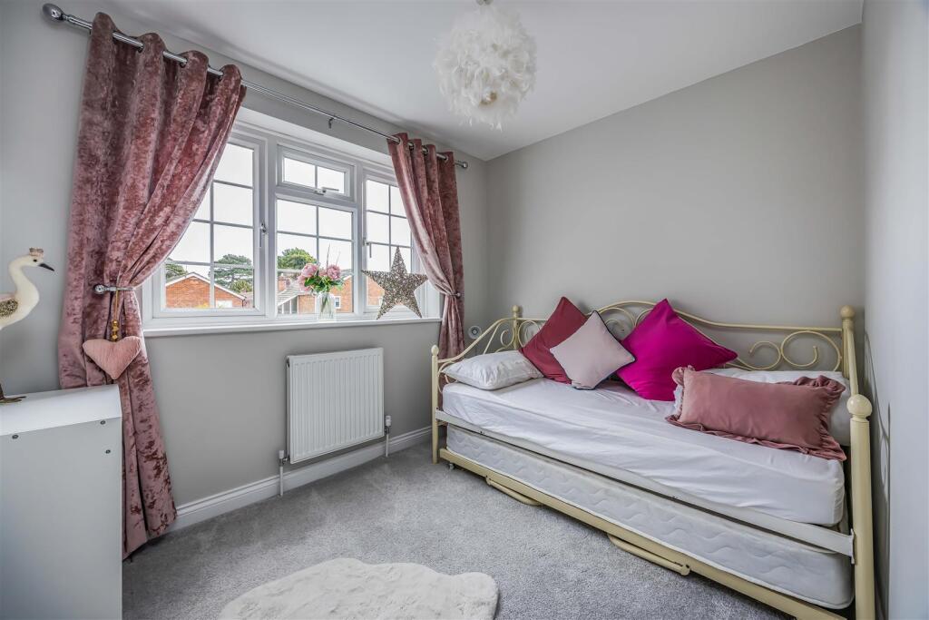 53 Fourth Avenue, Havant-Small-PorticoMarketing-So