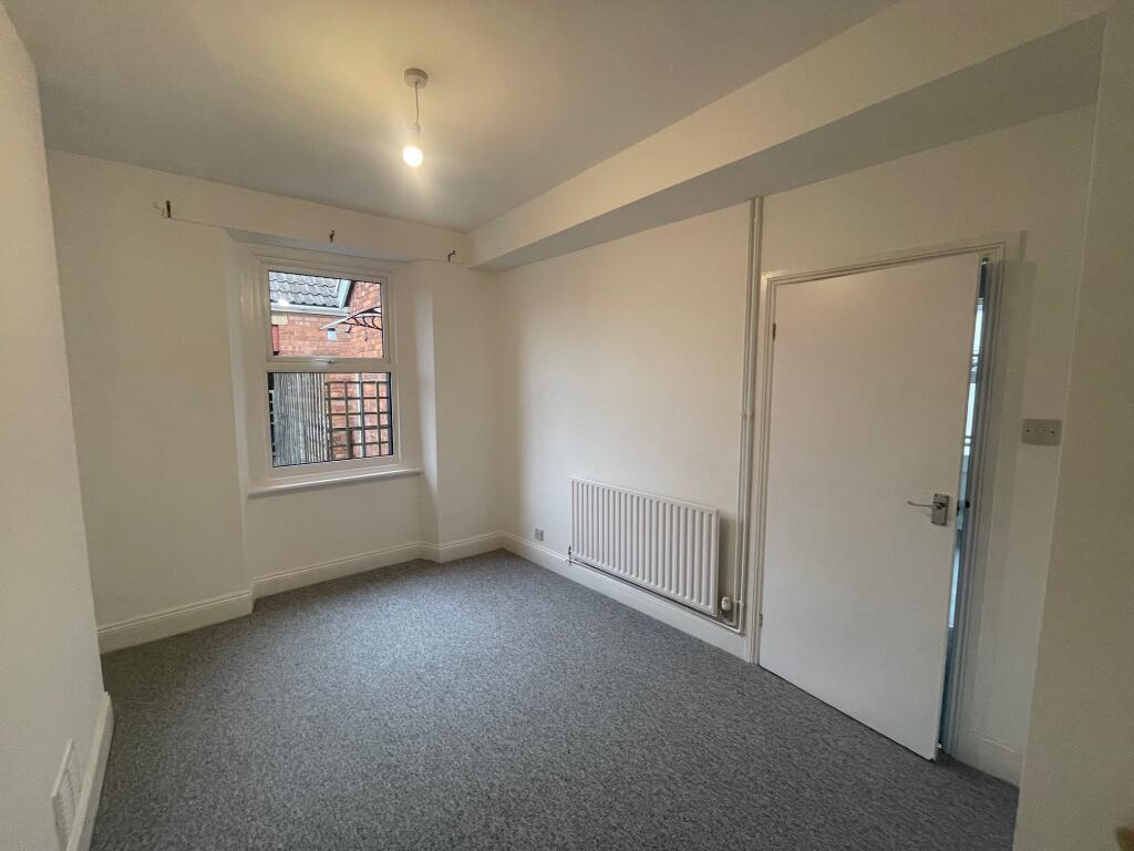 2nd bedroom