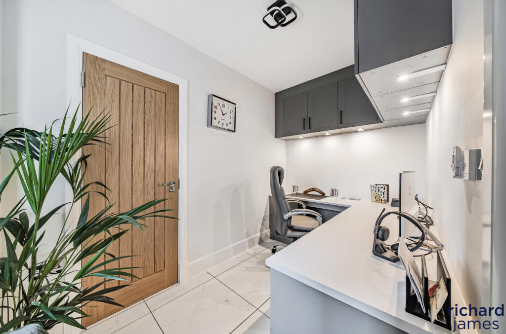 ea60dab4-564b-490...