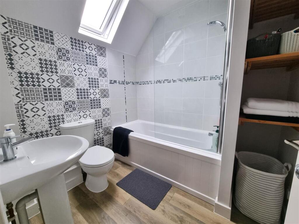Bathroom.jpg