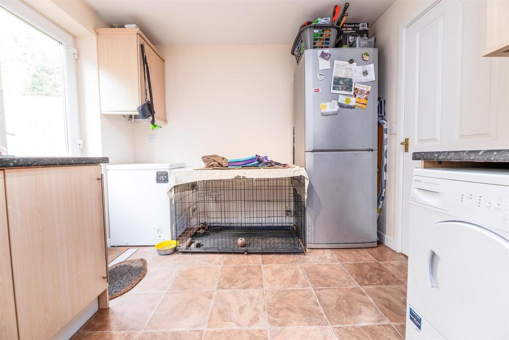 38 Hollands Way (18 of 19).jpg