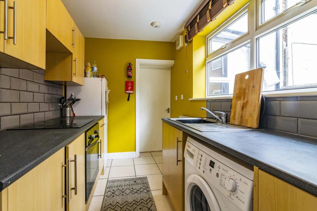 42-kesteven-street---3-bed-_exclusive-deal_-image-9 (1).jpg
