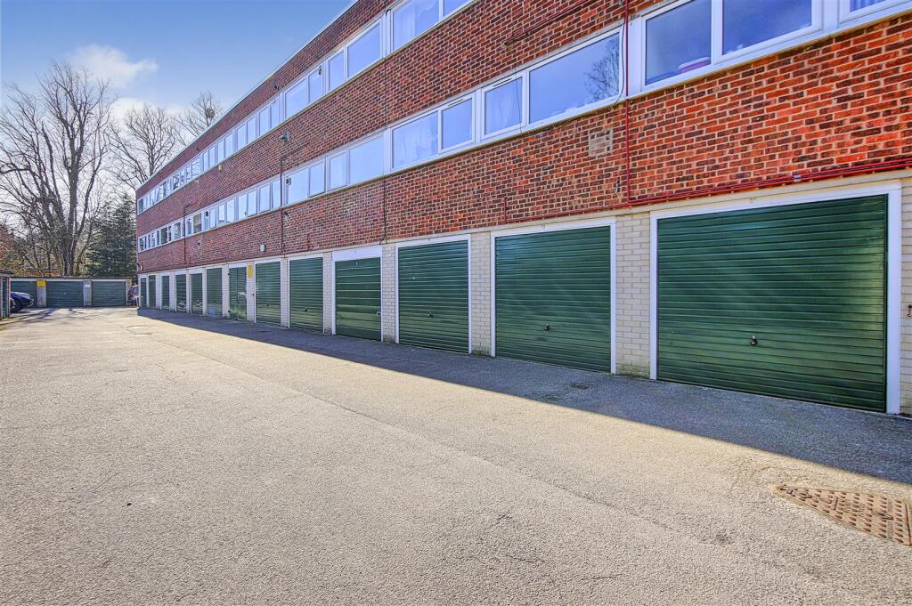 Exterior 5.jpg