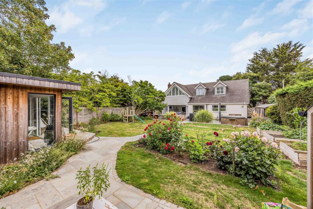 7 Hollow Lane, Hayling Island-Small-PorticoMarketi