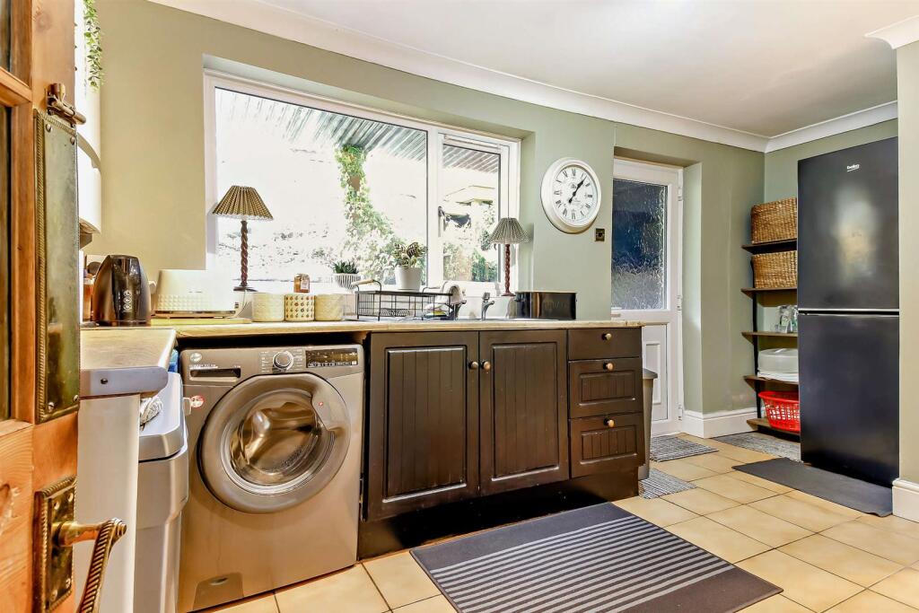 8669234-interior11-800.jpg