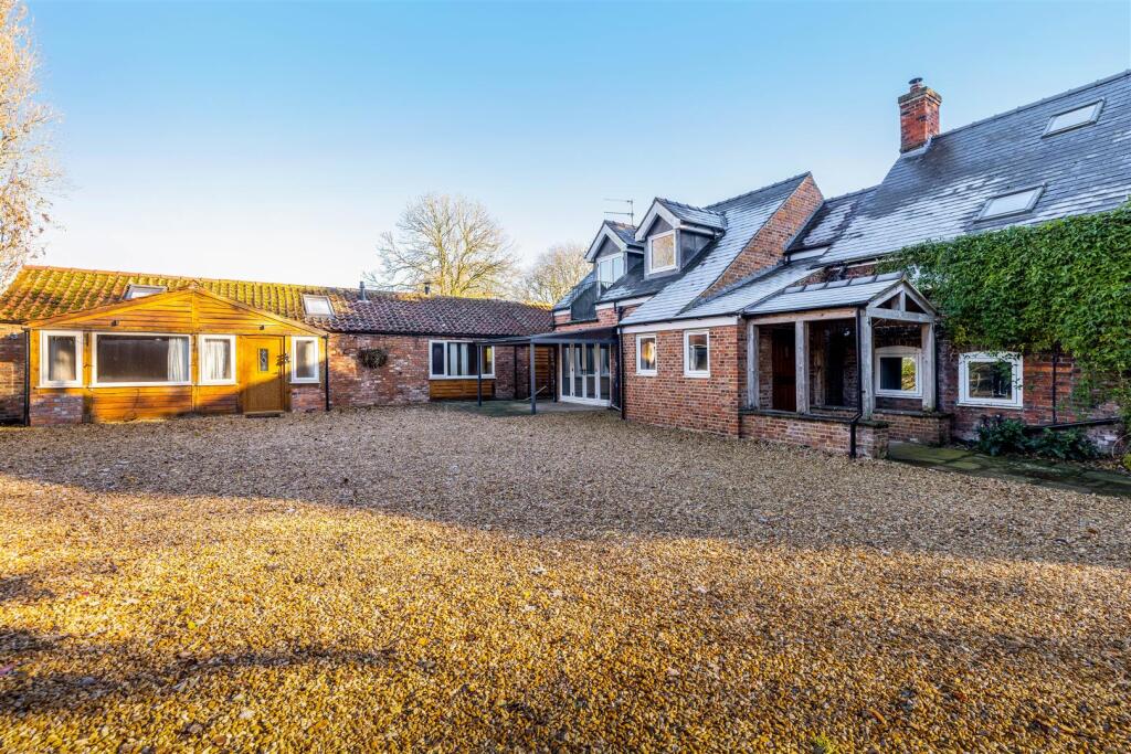 The Old Farmhouse (Old Leake)-16.jpg