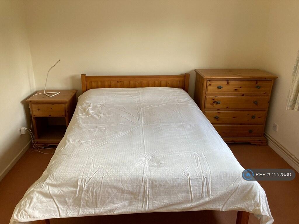 Large Bedroom