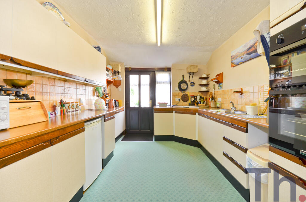 Kitchen Area.JPG