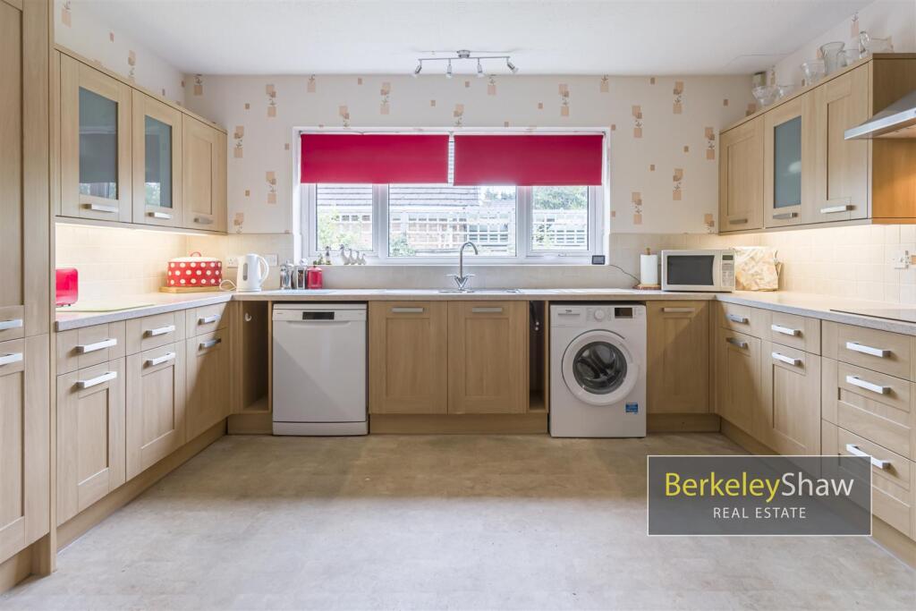 Merrilocks Road Blundellsands L2336UW 003.jpg