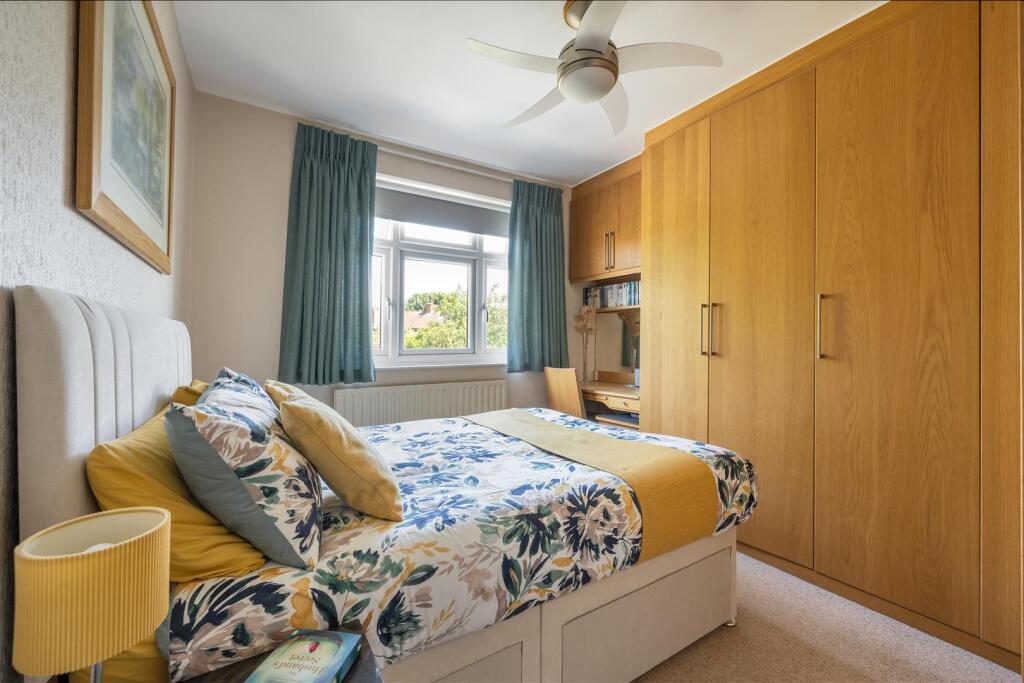 Cherrydown Avenue, E4