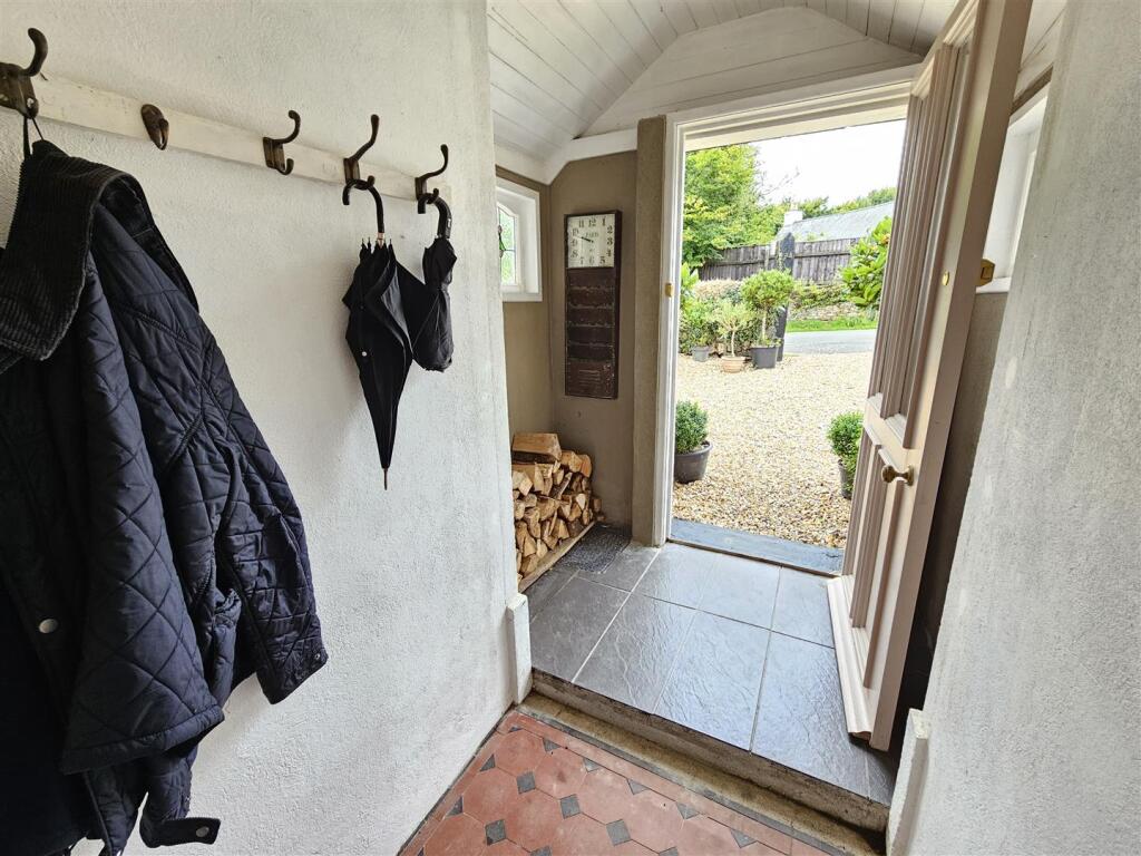 Entrance Porch.jpg