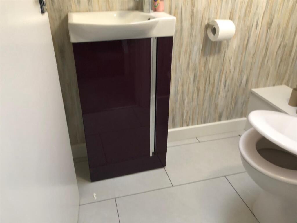 Toilet 2.jpg