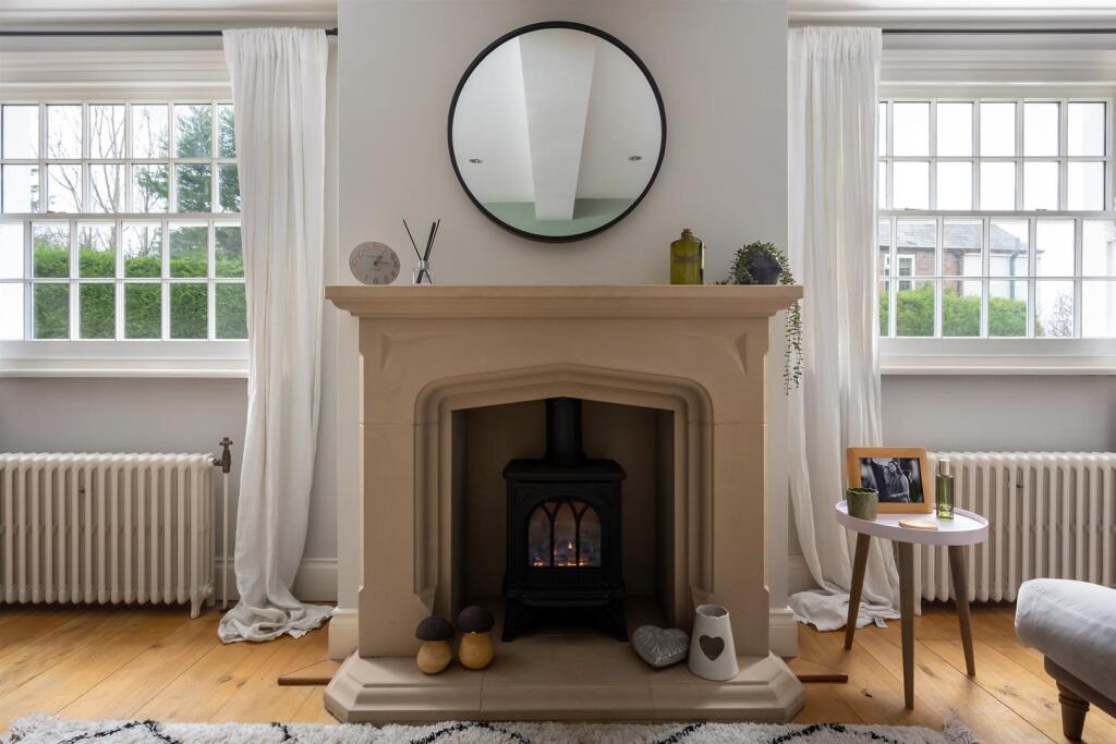 36 - Tynings House - GL51 4XF - Web.jpg