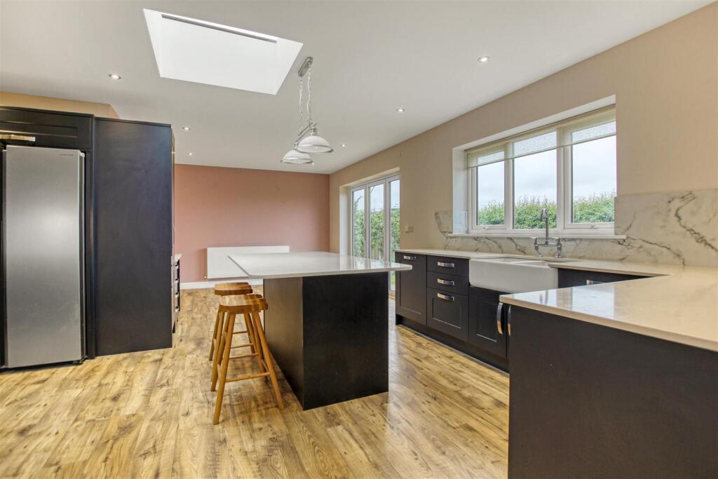 IKitchen / dining room
