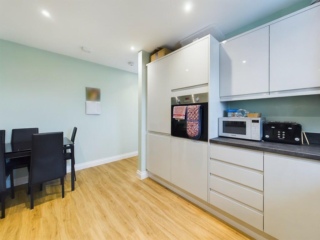 CAM03974G0-PR0048...