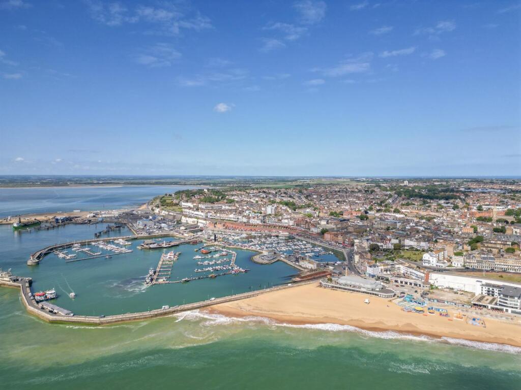 Liverpool Lawn.1.jpg