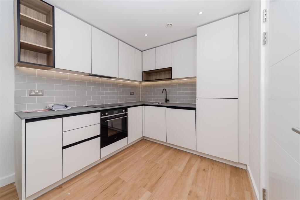 Kitchen    .jpg