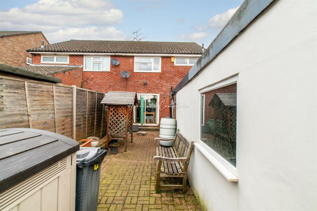 Wellwood, Llanederyrn, HernCrabtre (20).jpg