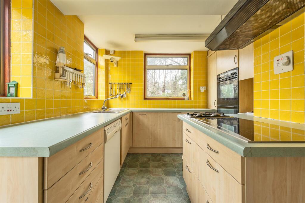 Waterhall Avenue, E4