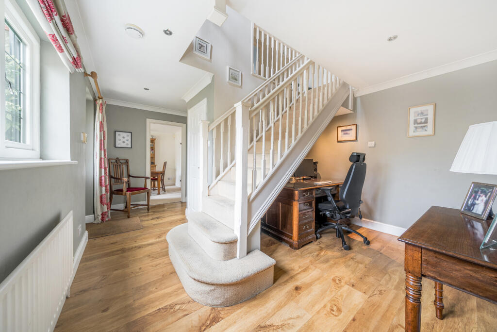 1295440-2-682df06...