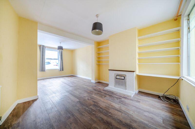 Through lounge angle 2