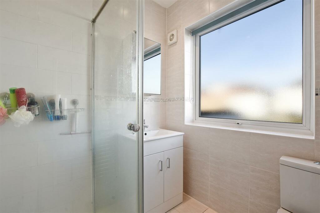 13-0221GCWT - 9 Leigh Gdns - Shower -Original (6).